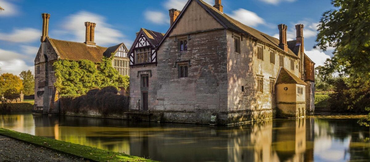 Baddesley Clinton large photo 2