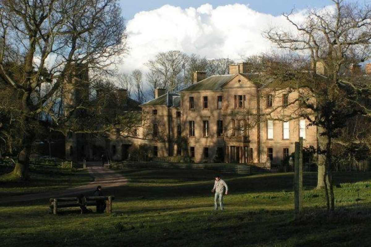 Dog walk at Cambo House · Fife · Walkiees