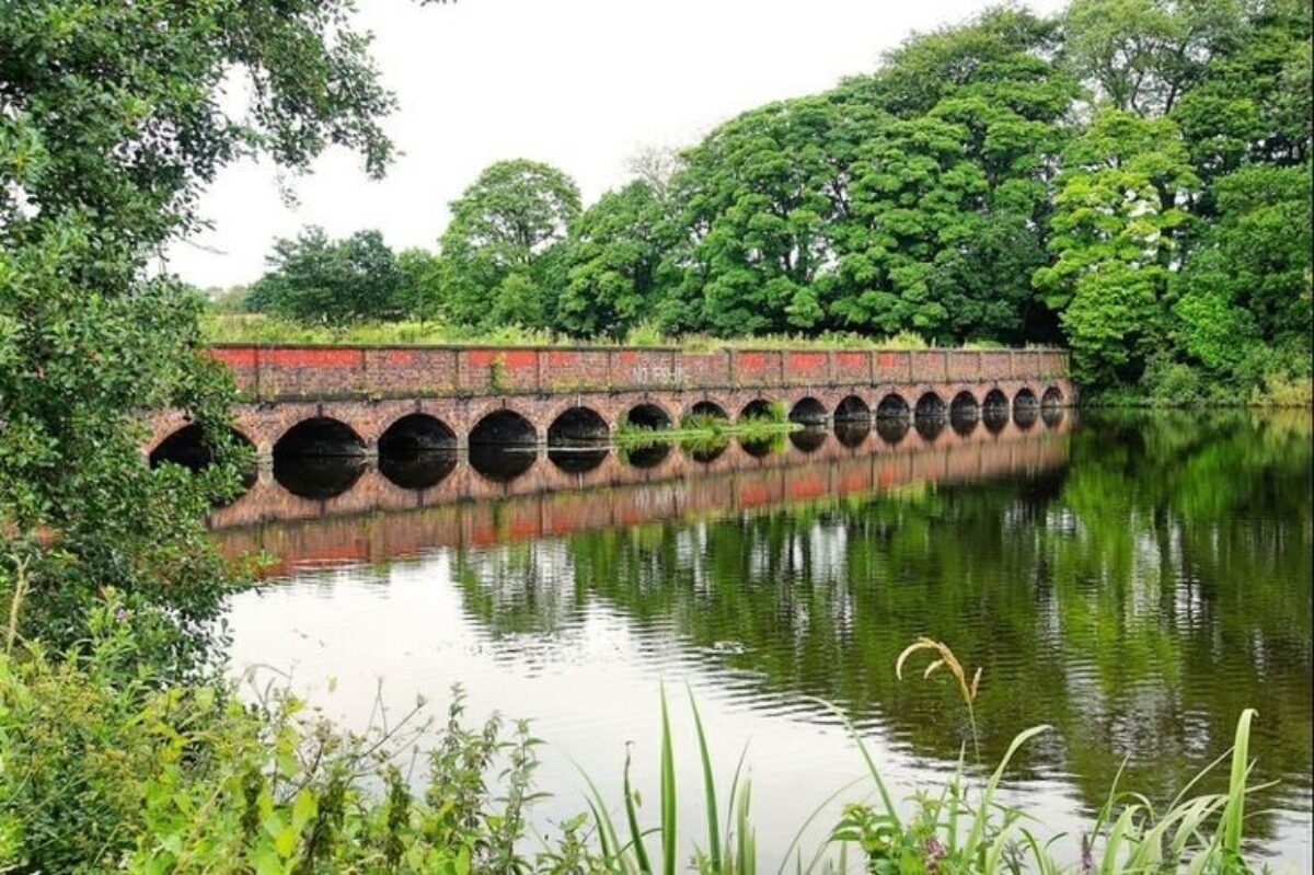 Carr Mill Dam large photo 1