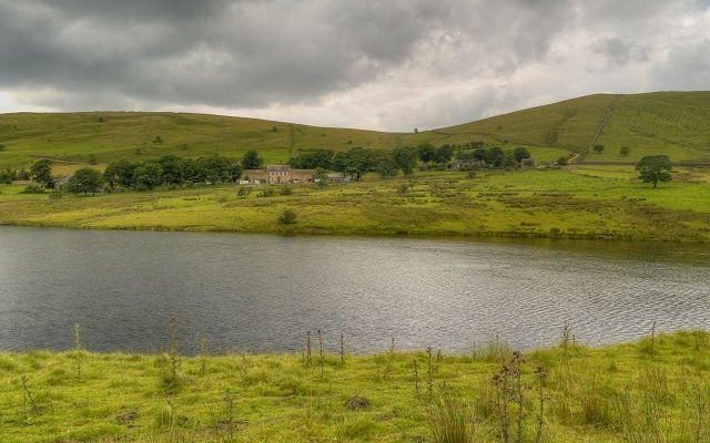 Castleshaw Reservoirs Walk, Delph, Heights Circular Dog walk in Yorkshire (West)