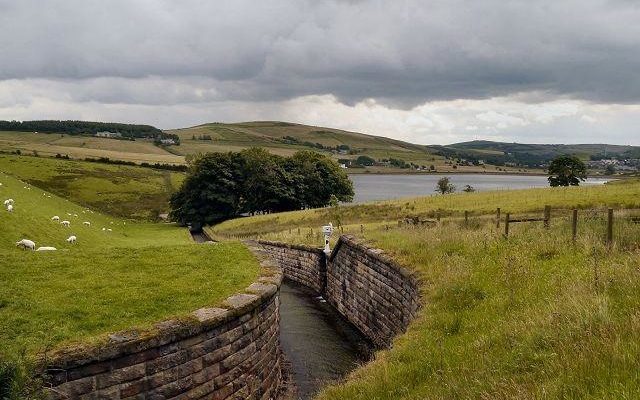 Castleshaw Reservoirs Walk, Delph, Heights Circular Dog walk in Yorkshire (West)