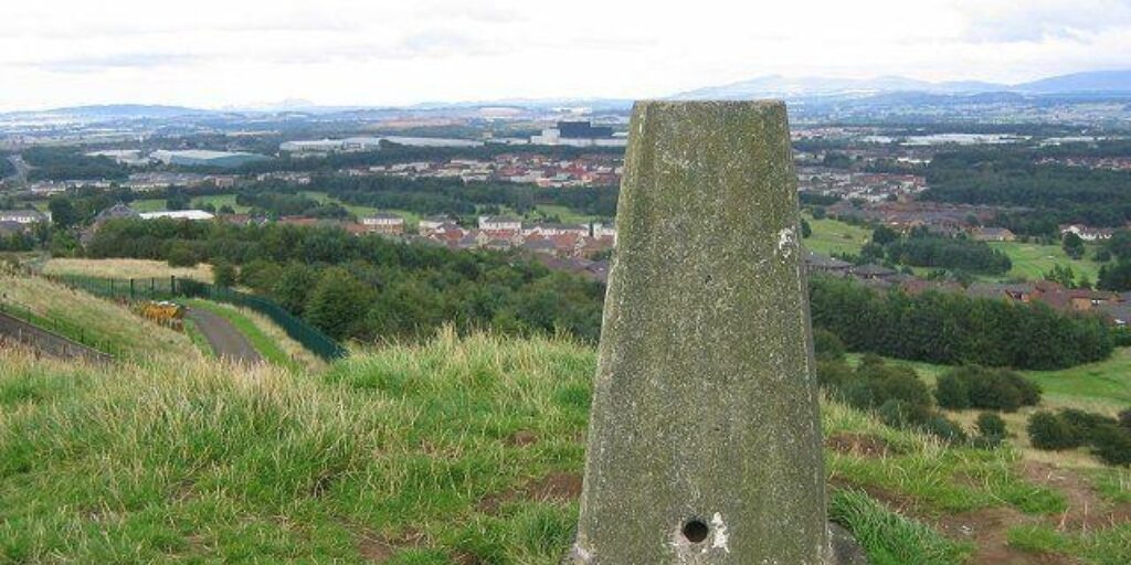 Dog walk at Dechmont Law · West Lothian · Walkiees