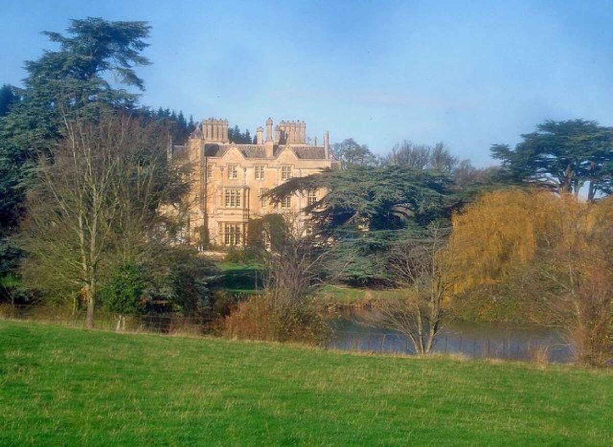 Dumbleton Hall Grounds large photo 4