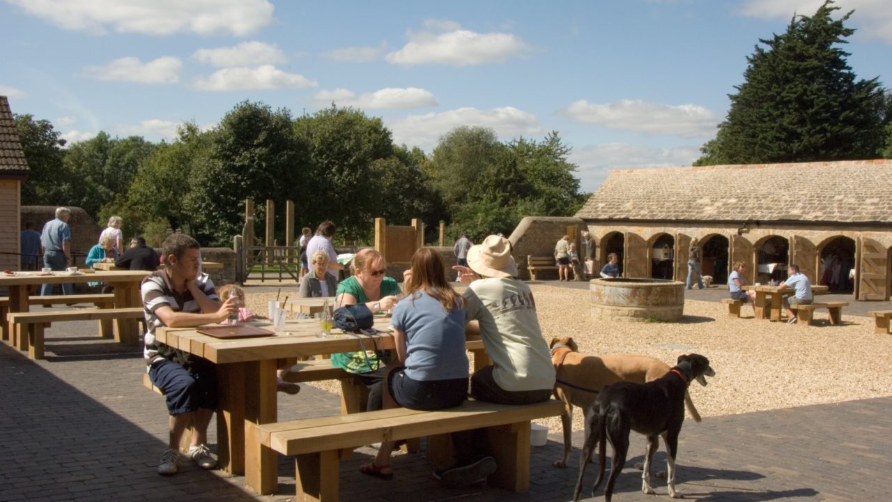 Dog walks in Northamptonshire · Walkiees