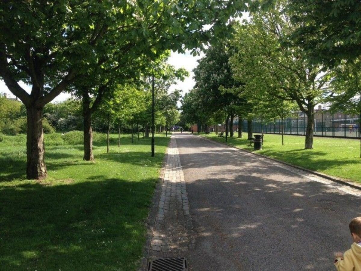 Haggerston Park, Hackney large photo 1