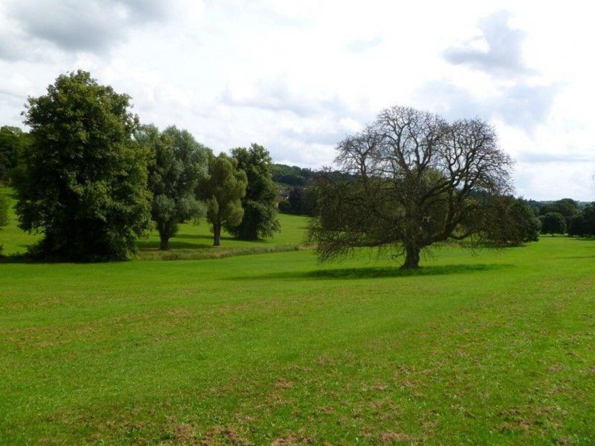 Hughenden Park And Manor large photo 3