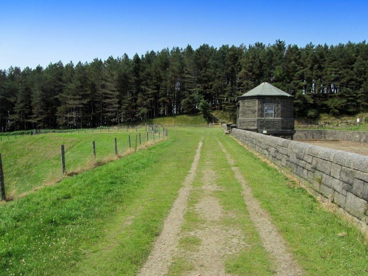 Hurstwood Reservoir large photo 3