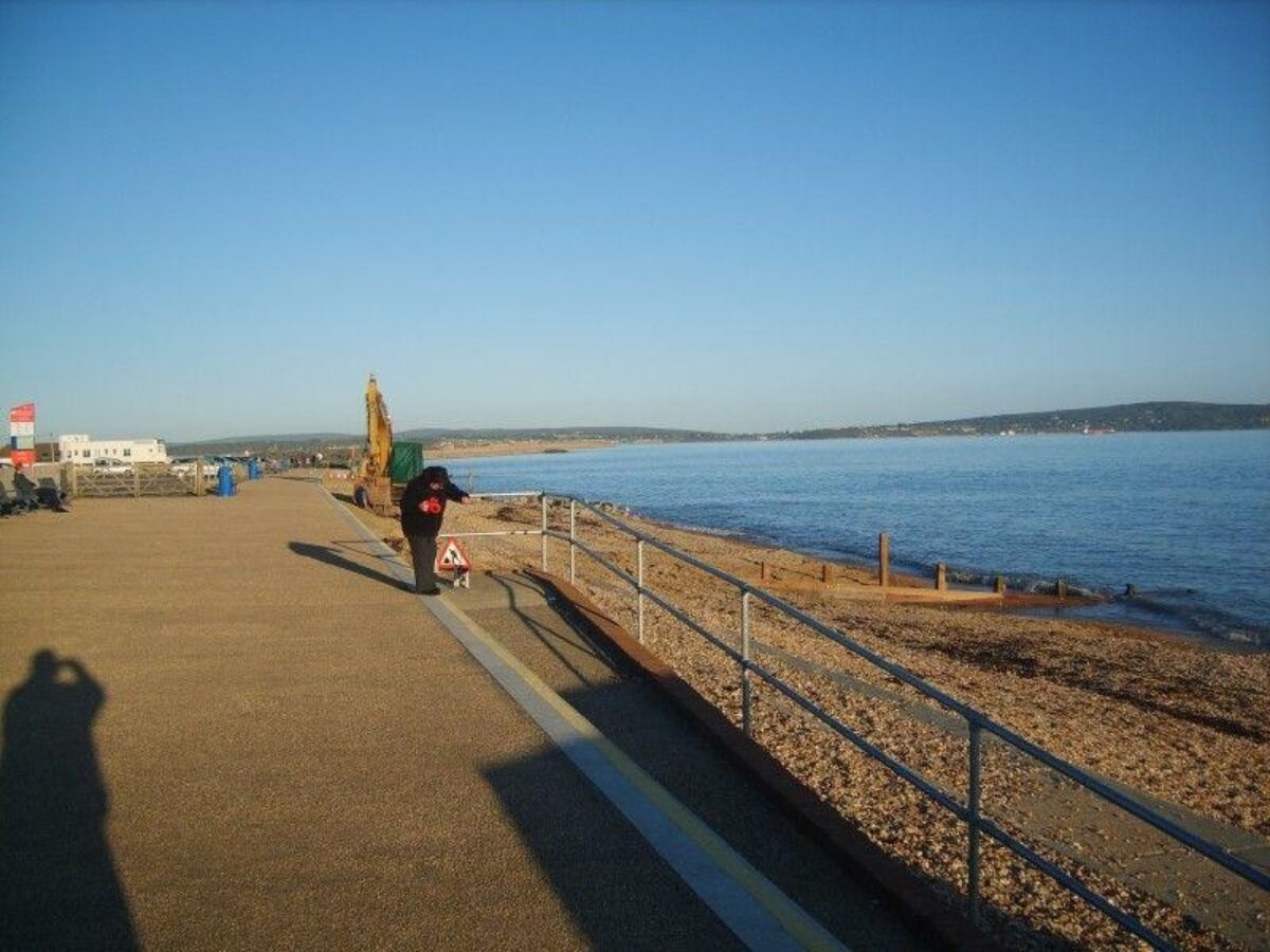 Milford On Sea large photo 3