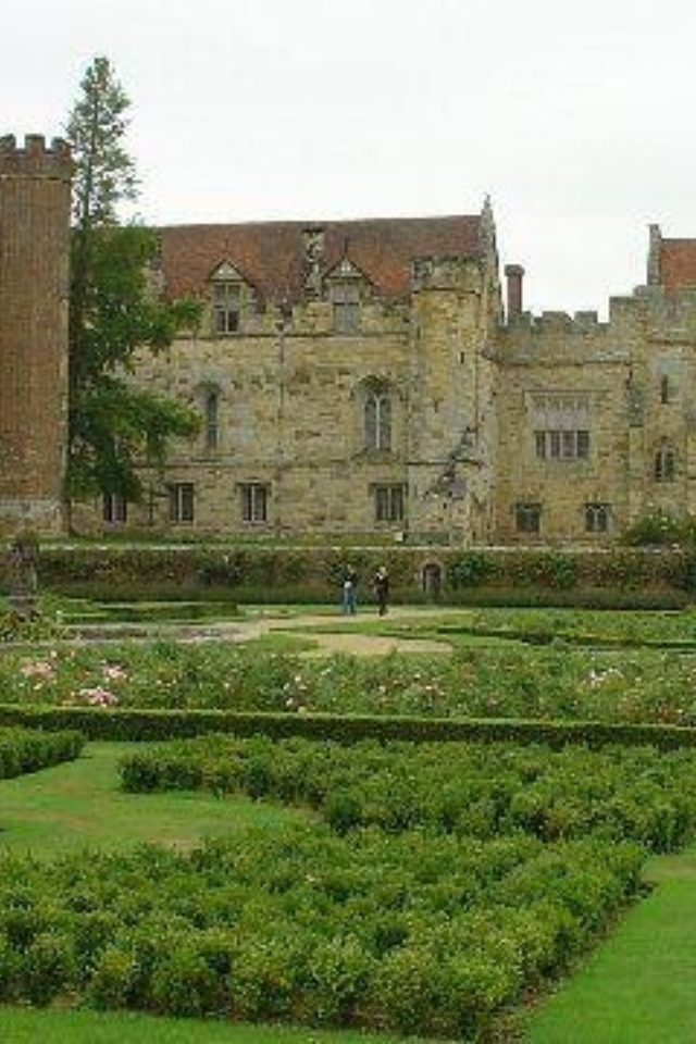 Dog walk at Penshurst Place Circular · Kent · Walkiees
