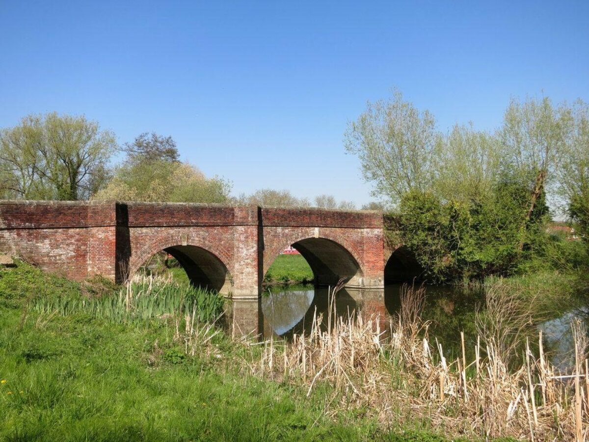 Thames Walk At Cookham Moor large photo 1