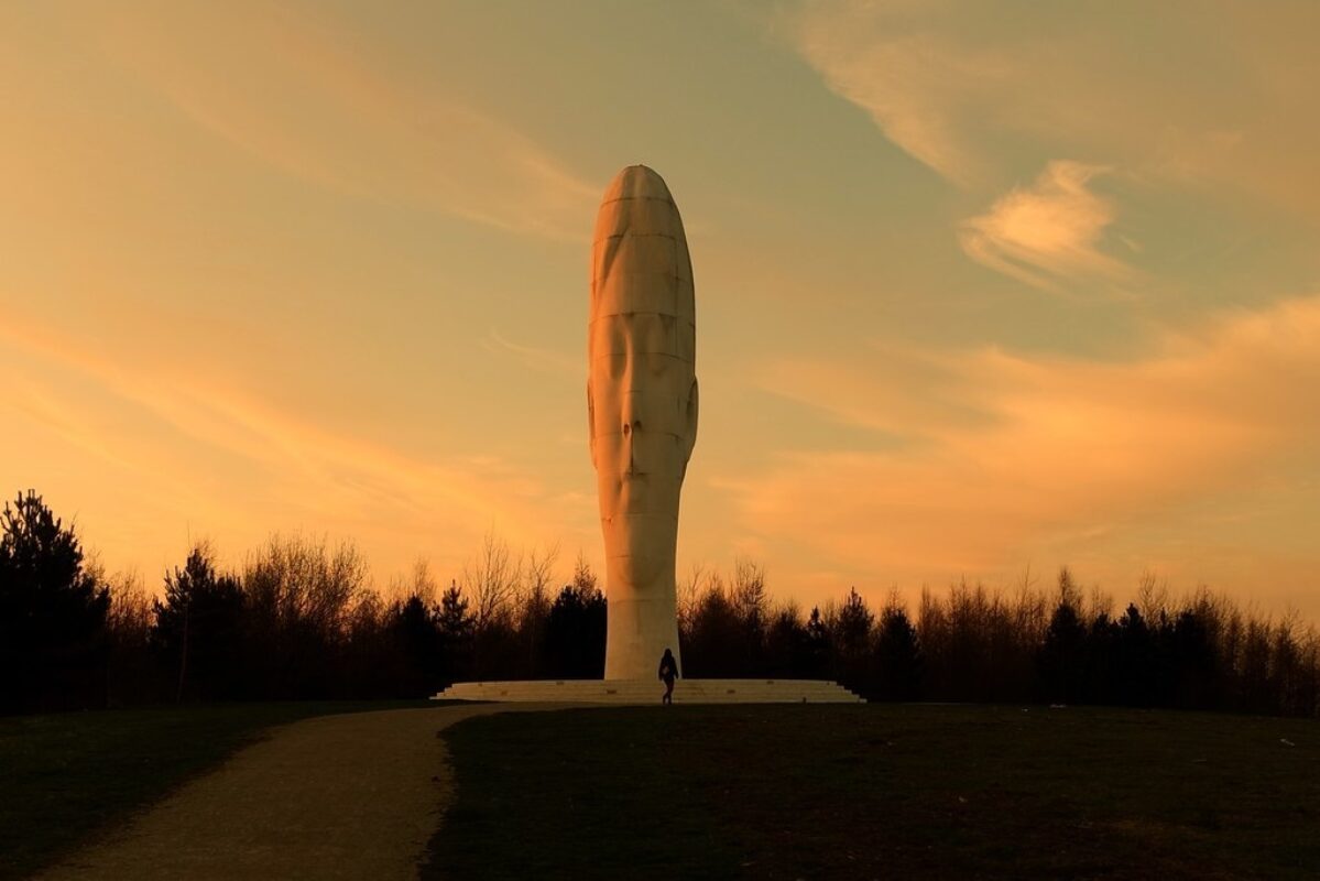 The Dream Sculpture, Sutton Manor Woodland large photo 1