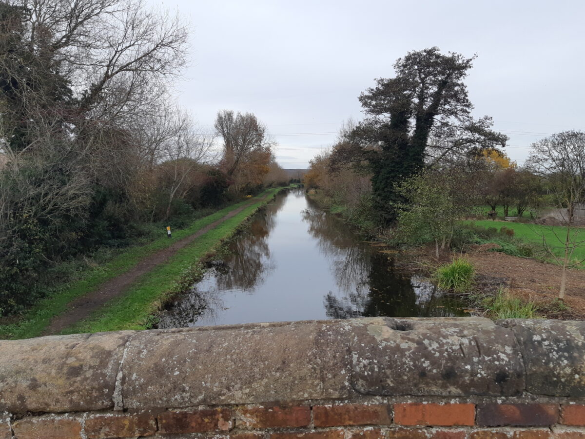 Trent & Mersey Canal Path (Burton) large photo 5