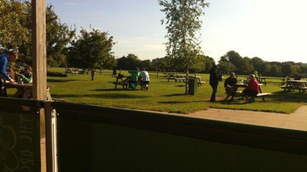 Dog walk at Evesham Country Park · Worcestershire · Walkiees